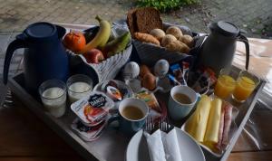 อาหารเช้าซึ่งให้บริการแก่ผู้เข้าพักที่ Chalet t Kla-viertje
