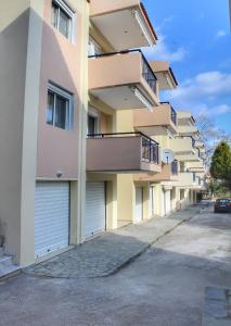 Budova, v ktorej sa apartmán nachádza + 11 fotografií