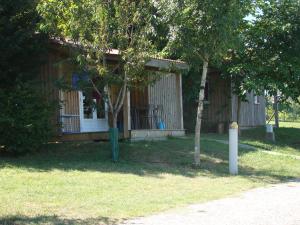 Photo de la galerie de l'établissement CAMPING LES GRAVES, à Saint-Pierre-Lafeuille