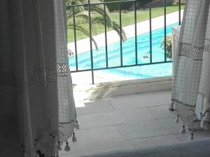 Bazén v ubytování Pasha Bay Residence nebo v jeho okolí