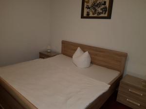 Кровать или кровати в номере Hotel zum Mückenberger Hof