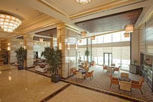 A television and/or entertainment centre at Crowne Plaza Istanbul Asia by IHG