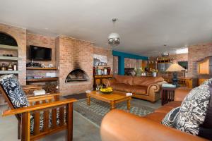 Μια τηλεόραση ή/και κέντρο ψυχαγωγίας στο Stay at Friends Economic Rooms