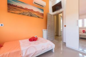 Posteľ alebo postele v izbe v ubytovaní Superb villa Maxima with private pool, sauna, jacuzzi, playground for up to 18 persons, extra pool heating available