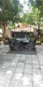 Κήπος έξω από το Ami place Rooms with Kitchen