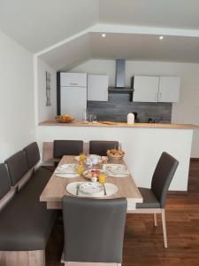 Kuchyň nebo kuchyňský kout v ubytování Haus Fernblick
