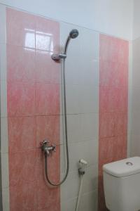 Kupatilo u objektu OYO Life 2744 Guest House Qudsi