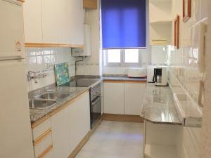 Kuchyň nebo kuchyňský kout v ubytování Apartment Marysol by Interhome