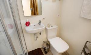A bathroom at Cal Vibo