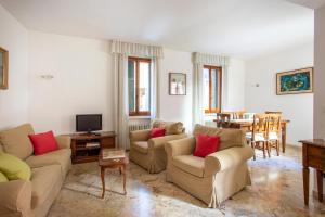 A television and/or entertainment centre at Ca degli Angeli