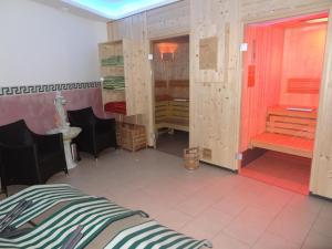 Ліжко або ліжка в номері Hotel Peter