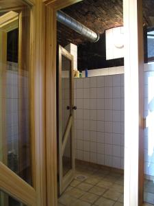 Bilik mandi di Pohlametsa Holiday House