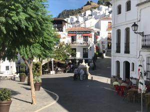 The surrounding neighborhood or a neighborhood close to A villát
