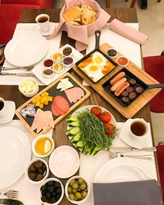 Φαγητό σε αυτό το διαμέρισμα ή κάπου εκεί κοντά