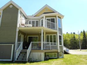 Gallery image of Condo Mont-Edouard in LʼAnse-Saint-Jean