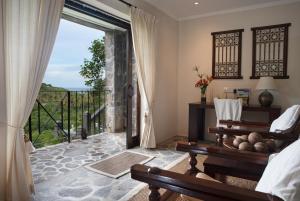 Ruang duduk di Firefly Estate Bequia