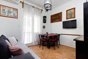 Photo de la galerie de l'établissement Hideaway Apartment, à Baška Voda