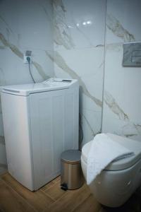 Ένα μπάνιο στο IRRESISTABLE STUDIO IN THE HEART OF XANTHI