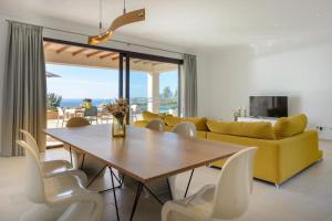 Galeriebild der Unterkunft Villa Sa Rota Luxury Sea Views in Sant Antoni de Portmany