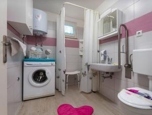 Fotografie z fotogalerie ubytování ECO APARTMENT NIK A2+2 FOR 4 PAX IN THE NATURAL ENVIRONMENT OF POREC v destinaci Nova Vas