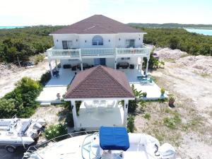 Gallery image of The Babbington Villa in Taylor Bay Beach