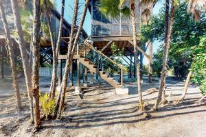 Galeriebild der Unterkunft Inn The Trees Cabañas in Placencia Village