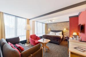 Un lugar para sentarse en Eiger Mountain & Soul Resort