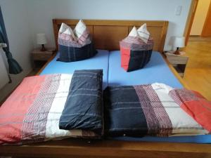 Postel nebo postele na pokoji v ubytování Ruhig und doch zentral - wie Daham