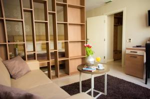 Телевізор і / або розважальний центр в Hotel Srbija Garden-FREE PARKING