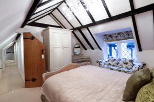 Krevet ili kreveti u jedinici u objektu Luxury Eton House, 5 minute walk to Windsor Castle
