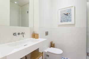 Imagem da galeria de FLH Downtown Aqua Apartment em Lisboa