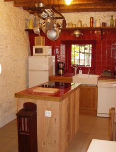 Kuchnia lub aneks kuchenny w obiekcie Gîte La Grange