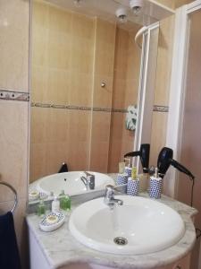 Ein Badezimmer in der Unterkunft Apartamento Naturista en primera línea en Natura World!