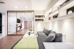 Posedenie v ubytovaní BpR Garay Suite with rooftop terrace & A/C