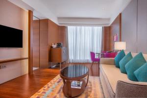 TV a/nebo společenská místnost v ubytování Crowne Plaza Macau by IHG