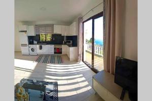 Kuchyň nebo kuchyňský kout v ubytování Arcos Grand Suites with pool