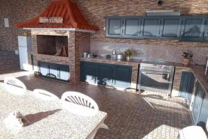 Köök või kööginurk majutusasutuses Arcos Grand Suites with pool