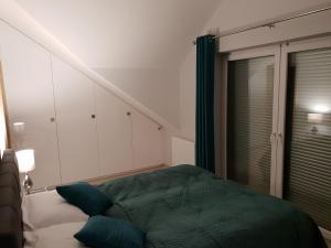 Posteľ alebo postele v izbe v ubytovaní Vera Apartment Świeradów-Zdrój Zakopiańska 22 C m10