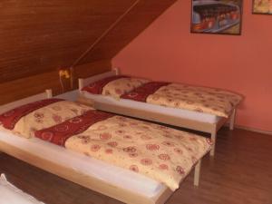 Cama ou camas em um quarto em Privat Buk 100