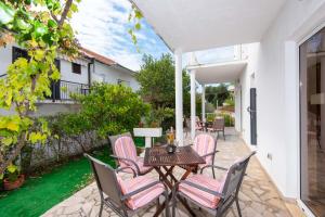Vonkajšia záhrada v ubytovaní Apartments Jane Perna