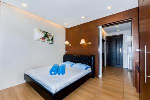 Postel nebo postele na pokoji v ubytování Sea and Sky by Phuket Rent Angel