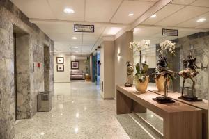 Vstupní hala nebo recepce v ubytování Atmosfera Hotel + 32 fotografií