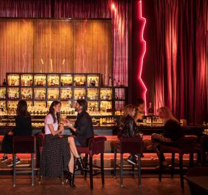 Hóspedes ficando em Four Seasons Hotel New York Downtown