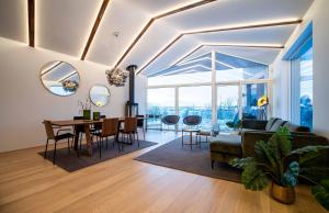 พื้นที่นั่งเล่นของ Enter Tromsø Luxury Villa