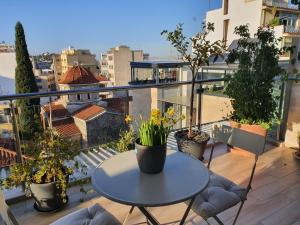 Μπαλκόνι ή βεράντα στο Super Loft With Acropolis View