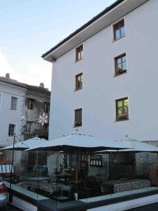 Tòa nhà nơi căn hộ tọa lạc