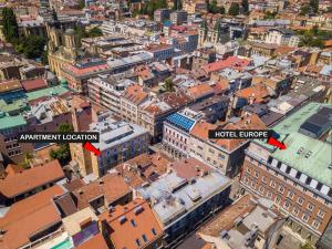 Vista generica su Sarajevo o vista sulla città dall'interno dell'appartamento