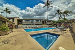 Bazén v ubytování Ocean-View Kihei Condo with Pool Access! nebo v jeho okolí