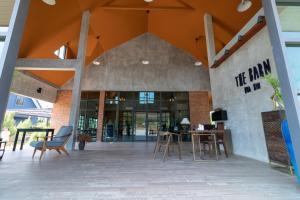 Restaurace v ubytování The Barn Hua Hin