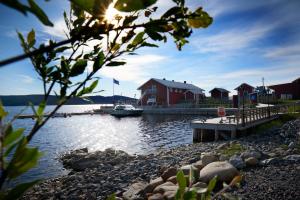 Afbeelding uit fotogalerij van Kajkanten Restaurang B&B in Köpmanholmen +47 foto's